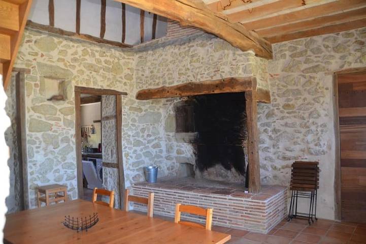 Location de vacances pour 9 personnes, avec Piscine à Riguepeu