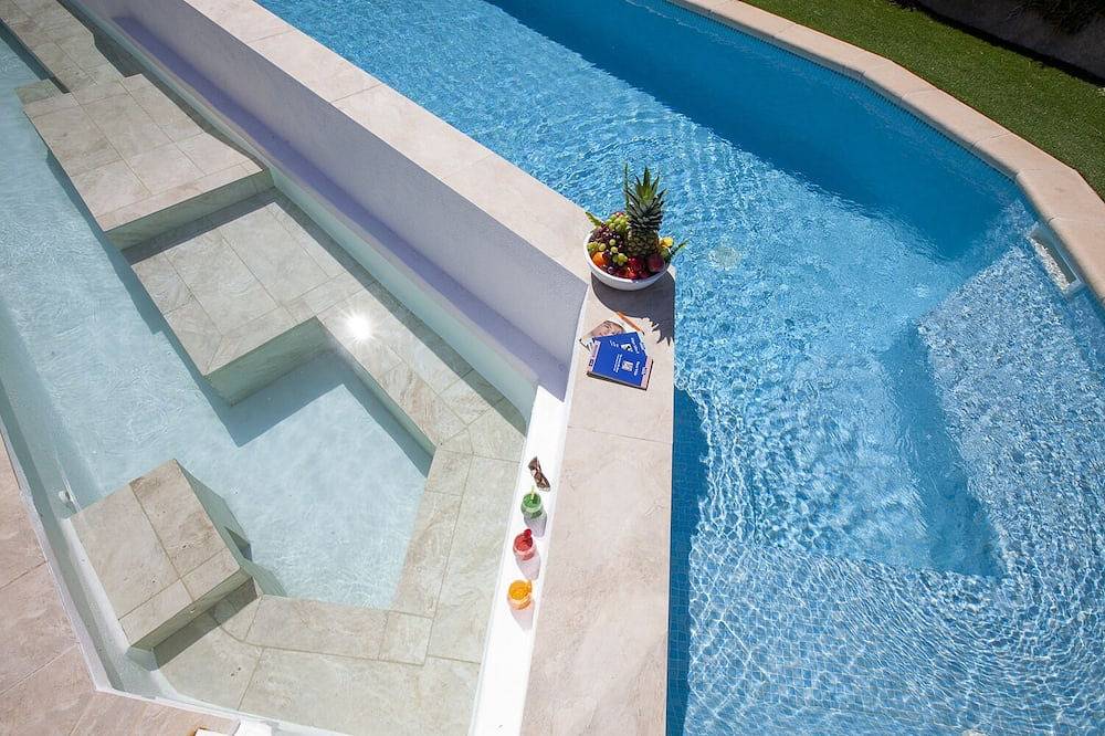 Villabarcelonacoast-Pool, Bbq, A/C,Beaches (5' by car), Barcelona (25' min),Wifi in Argentona, Costa del Maresme