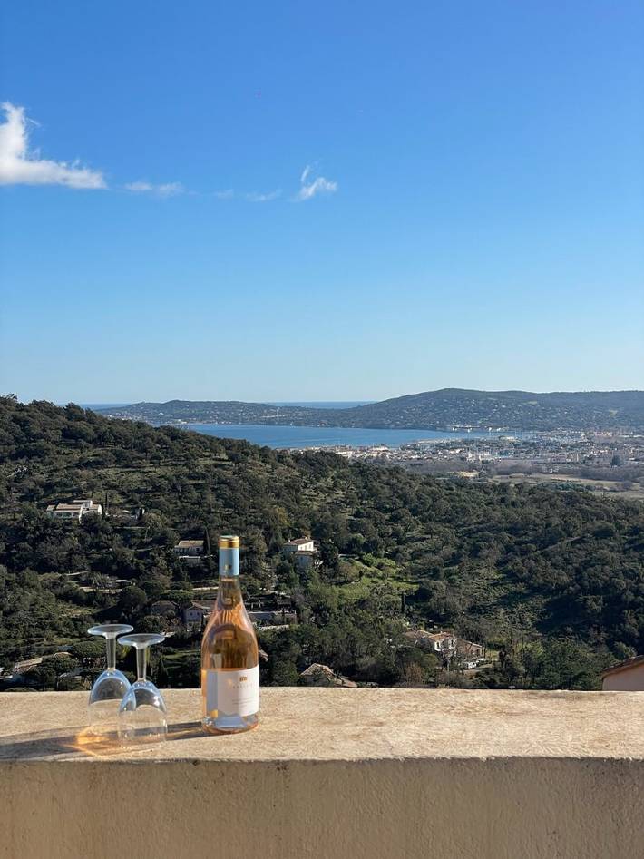 Appartement de vacances pour 2 personnes, avec piscine ainsi que terrasse et jardin