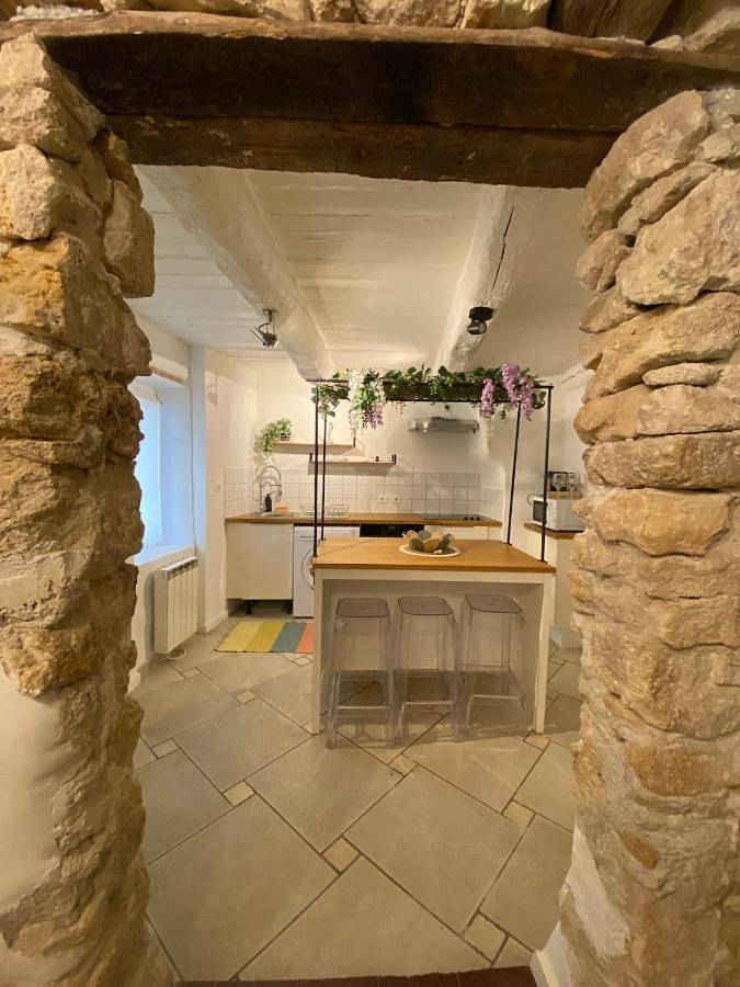 Location de vacances pour 3 personnes à Saint-Mitre-les-Remparts - 2