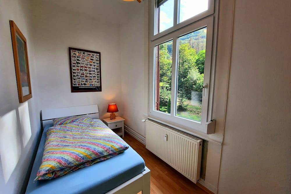 Ganze Wohnung, Wohnen direkt am Waldrand von Bad Tabarz in der Spindler Villa in Tabarz, Rennsteig