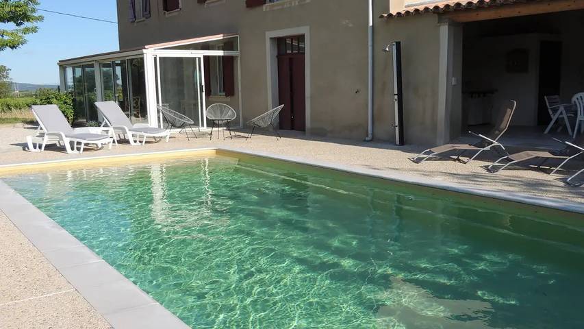 Maison de vacances pour 11 personnes, avec jardin et piscine, animaux acceptés
