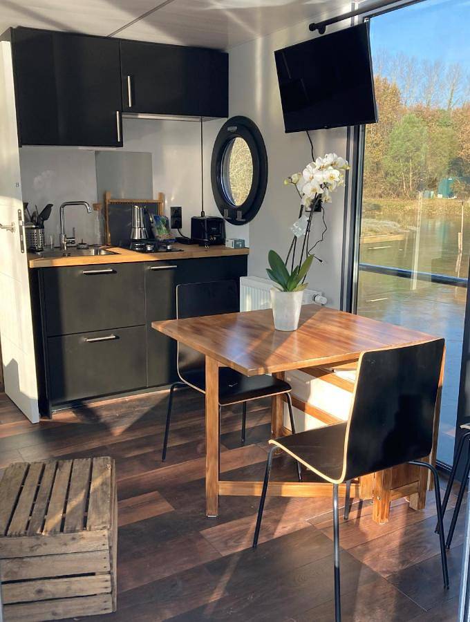 Camping pour 4 personnes, avec vue ainsi que jardin et vue sur le lac à Sarzeau - 3