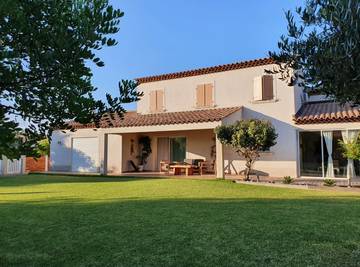 Villa pour 6 personnes, avec jardin ainsi que piscine et terrasse à Six-Fours-les-Plages