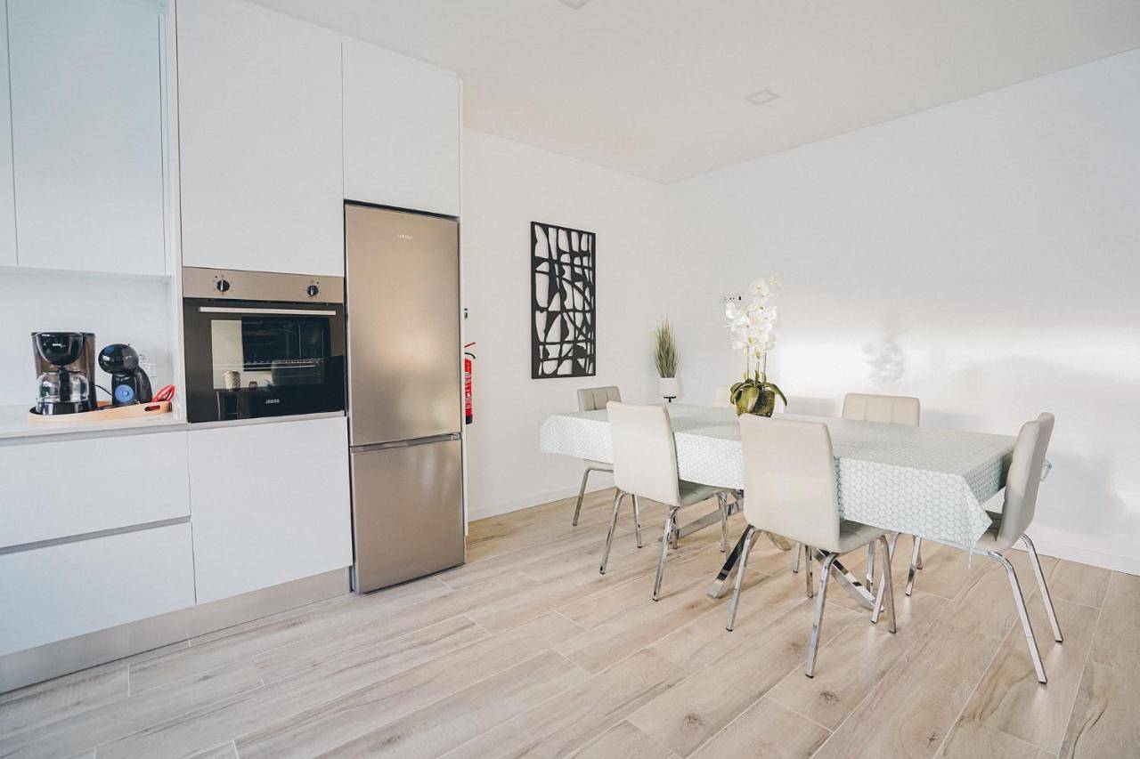 Villa with Private Pool in Santa Bárbara, Lissabon Distrikt