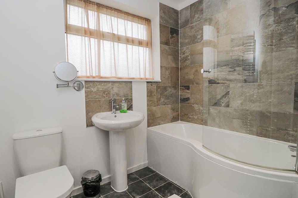 Lavender Harmony House, with a garden in Swindon in Swindon, Zuid-West Engeland