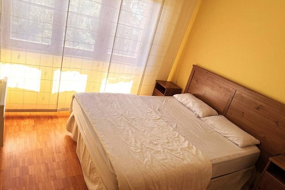 Appartement entier, Appartement Piscine Communaute, Vues & 5 Pers in Enveitg, Parc naturel régional des Pyrénées catalanes