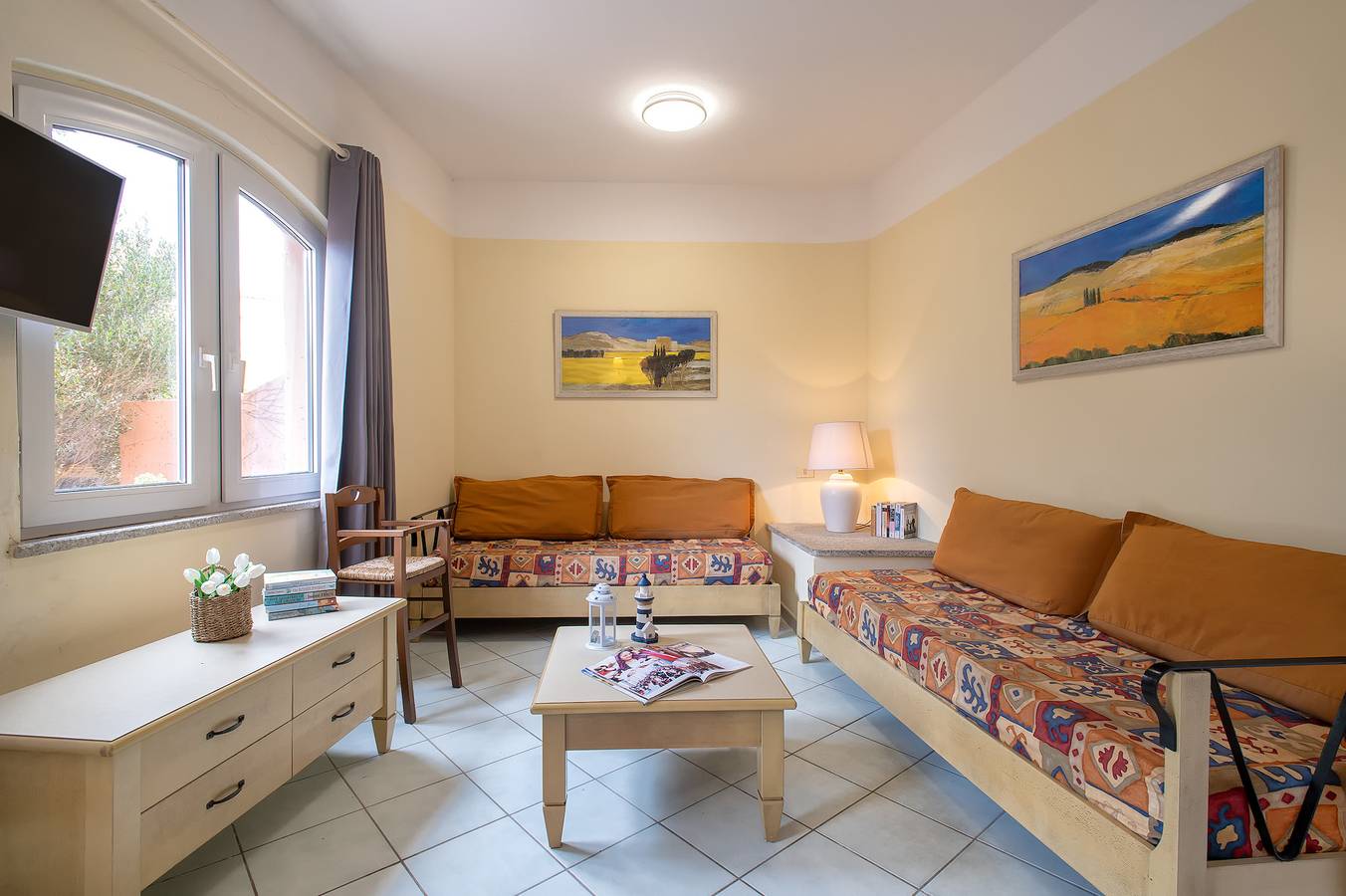Entire apartment, Apartment 'Costarossa 110' with Sea View, Private Terrace and Private Garden in Trinità d'Agultu e Vignola region, Gallura
