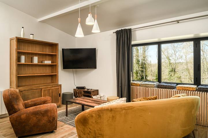 Gîte pour 7 personnes, avec Jacuzzi et Terrasse ainsi que Jardin et Piscine en Gironde - 2