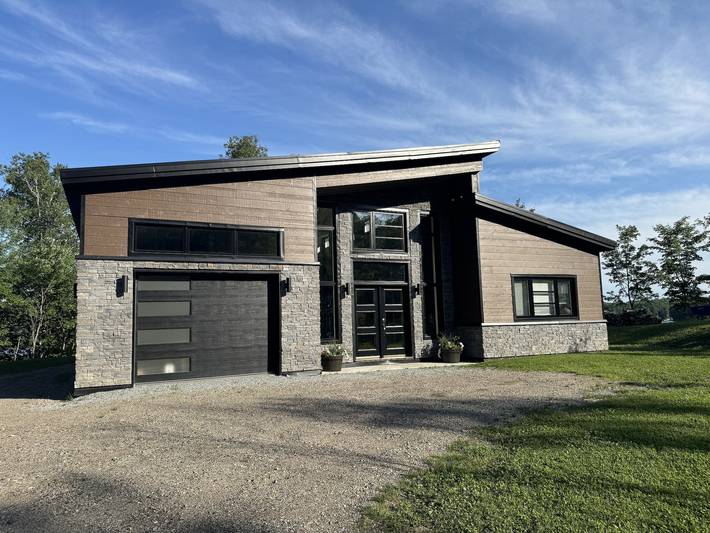 Chalet pour 8 personnes, avec vue sur le lac ainsi que terrasse et jardin, animaux acceptés dans Canada - 2