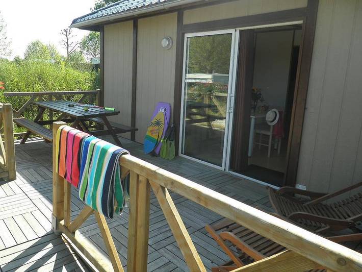 Flower Camping La Hallerais - Mobilhome 4 personnes - Chalet Standard 35m² - 2 chambres + terrasse non-couverte - Pmr in Taden, Région de Dinan