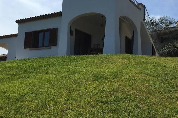 Gîte pour 2 personnes, avec piscine et jardin en Sardaigne