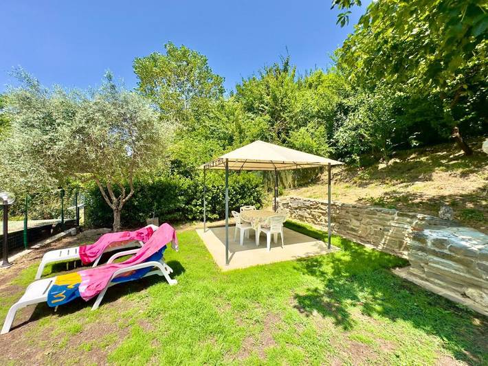 Ferienhaus für 6 Personen, mit Terrasse und Garten sowie Ausblick