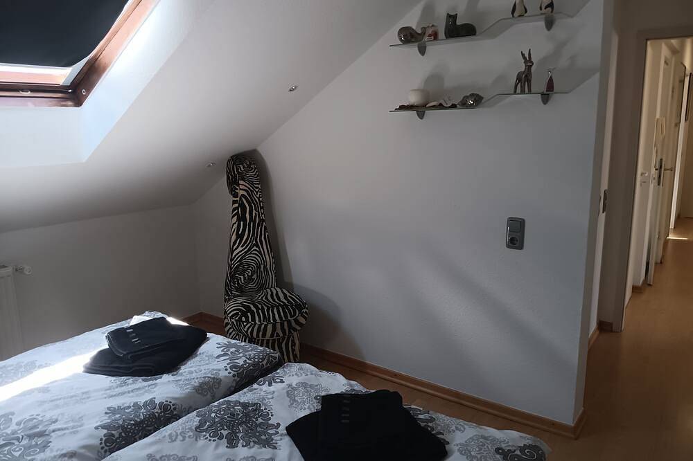 Ganze Wohnung, 78 qm² voll ausgestattete Wohnung mit großer Terrasse in ruhiger Lage in Euskirchen, Eifel (Nordrhein-Westfalen)