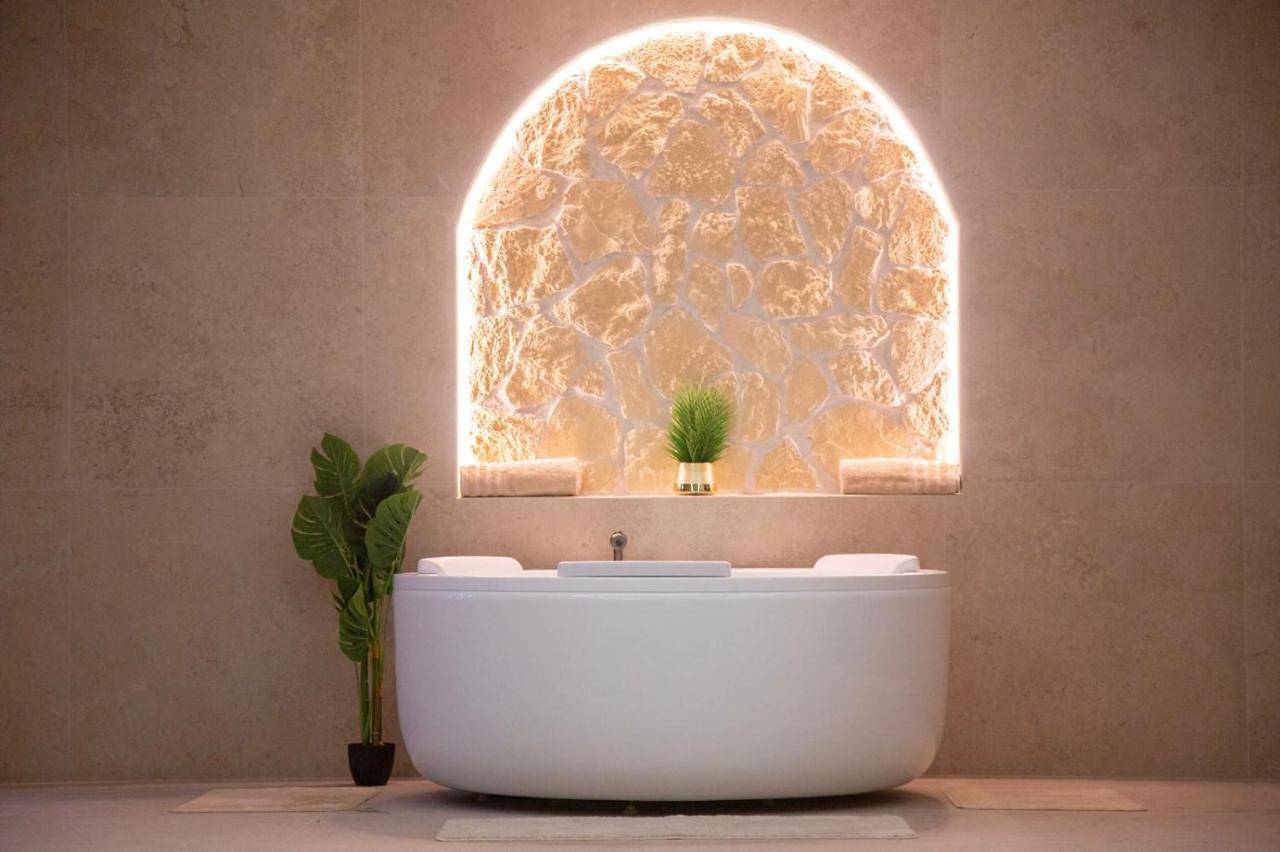 Bonica Spa, Exceptionnel, piscine intérieure, spa, sauna et Parking privé in Sallaumines, Région de Lens