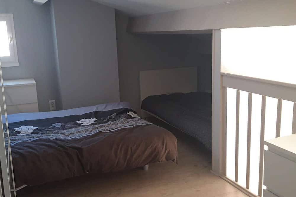 Geräumige und schöne Villa mit Klimaanlage für 9 Personen, Wlan,  Wohnanlage mit Pool, 250 m... in Portiragnes Plage, Portiragnes