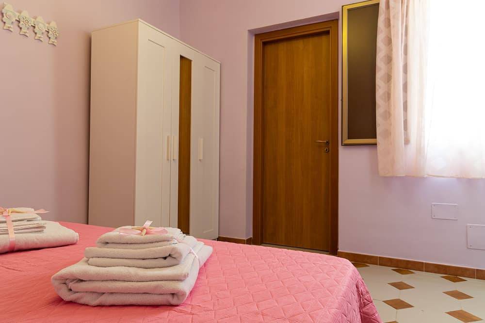 Entire apartment, Stella Marina apartment, vacation home in Trapani, a few steps from the sea in Trapani, Trapani Province