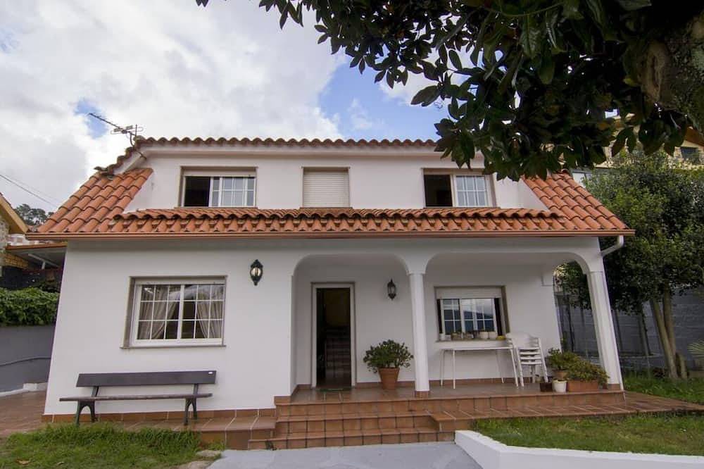 House Playa De Cesantes. in Redondela, Rías Baixas