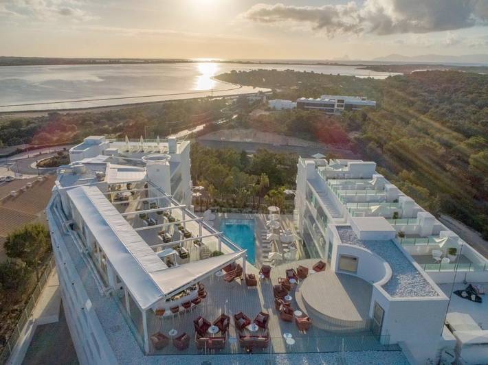 Hotel para 2 personas, con sauna y piscina además de vistas al lago y terraza - 1