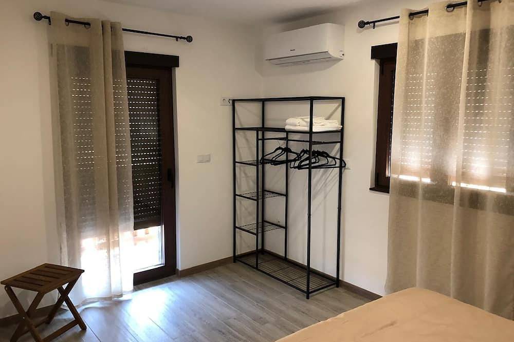 Charming 2-bedroom house with Ac and Wifi in lovely Rabal in Bragança, Parque Natural de Montesinho