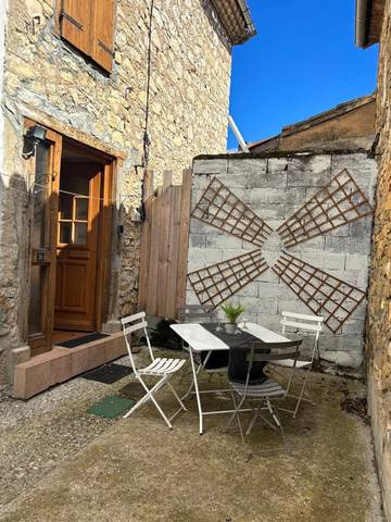 Gîte pour 4 personnes, avec terrasse à Puivert