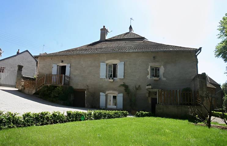 Gîte pour 6 personnes, avec terrasse et jardin