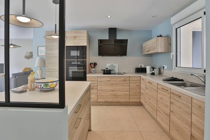 Location de vacances pour 6 personnes, avec piscine ainsi que terrasse et jardin dans Plage De Ragnette - 3