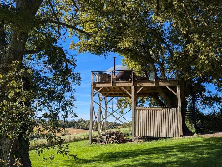 Location de vacances pour 2 personnes, avec Terrasse et Jacuzzi ainsi que Jardin et Piscine à Margouët-Meymes