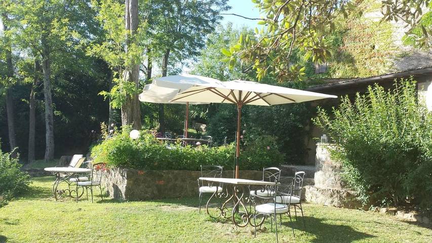 Chambre d’hôte, avec Terrasse ainsi que Jardin et Piscine