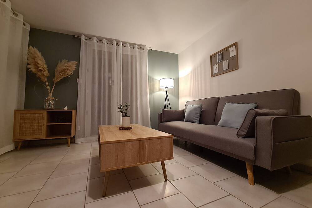 Charmante Petite Maison in Laroche-Saint-Cydroine, Région d'Auxerre