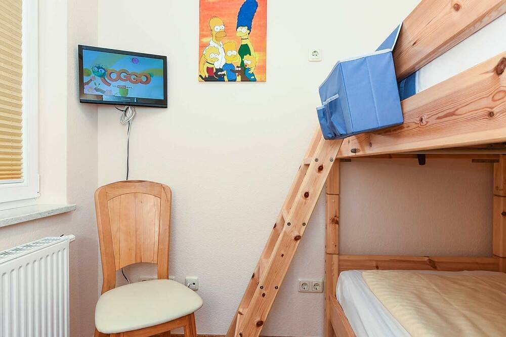 Ganze Wohnung, Ferienwohnung Regenbogen - Nordseegartenpark Friesenstolz in Bensersiel, Esens