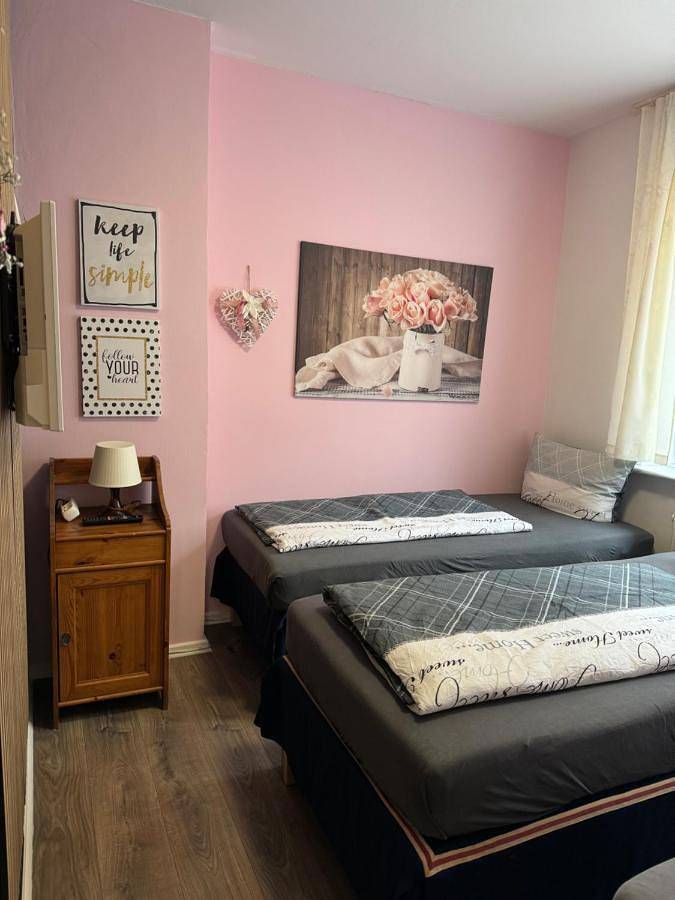 Ferienwohnung für 12 Personen, mit Balkon in Neukölln Berlin - 2