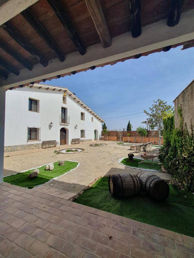 Casa rural para 15 personas, con Terraza y Jardín además de Piscina y Vistas en San Martín Sarroca