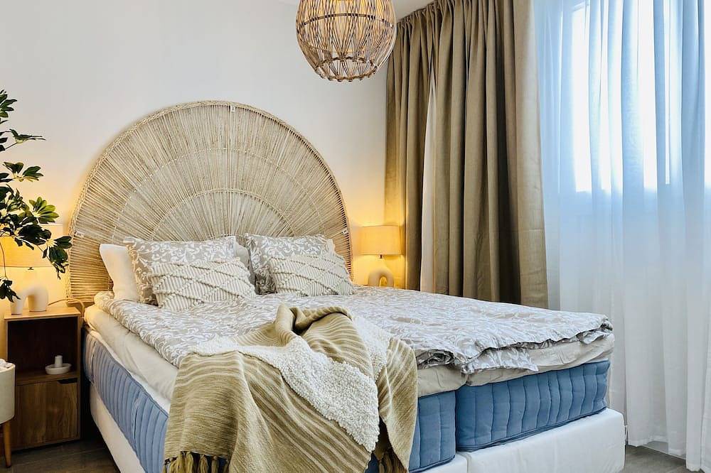 Apartamento entero, Stor Lägenhet vid Stranden med Fantastisk Terrass in Torrox Costa, Torrox