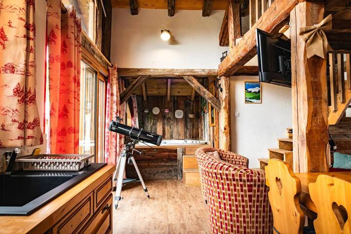 Gîte pour 3 personnes, avec vue et jardin, animaux acceptés à Bellentre - 2