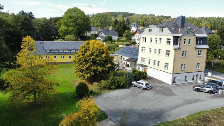 BnB für 2 Personen, mit Terrasse und Garten sowie Ausblick in Chemnitz und Umgebung