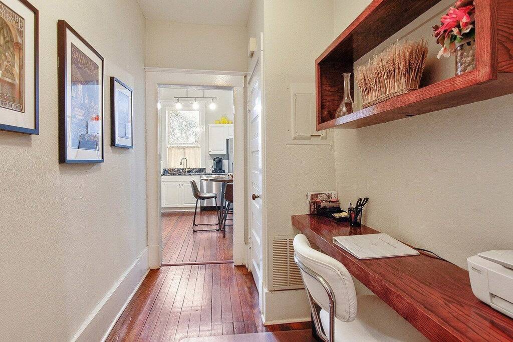 Ganze Wohnung, Downtown Condo on First Floor! Ideally located! in Savannah, Chatham County