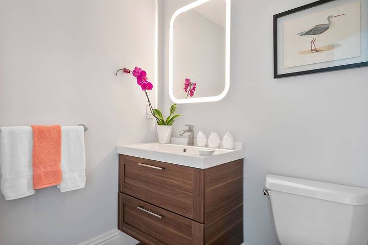 Vacation rental for 4 people, with hot tub and balcony in Coconut Grove