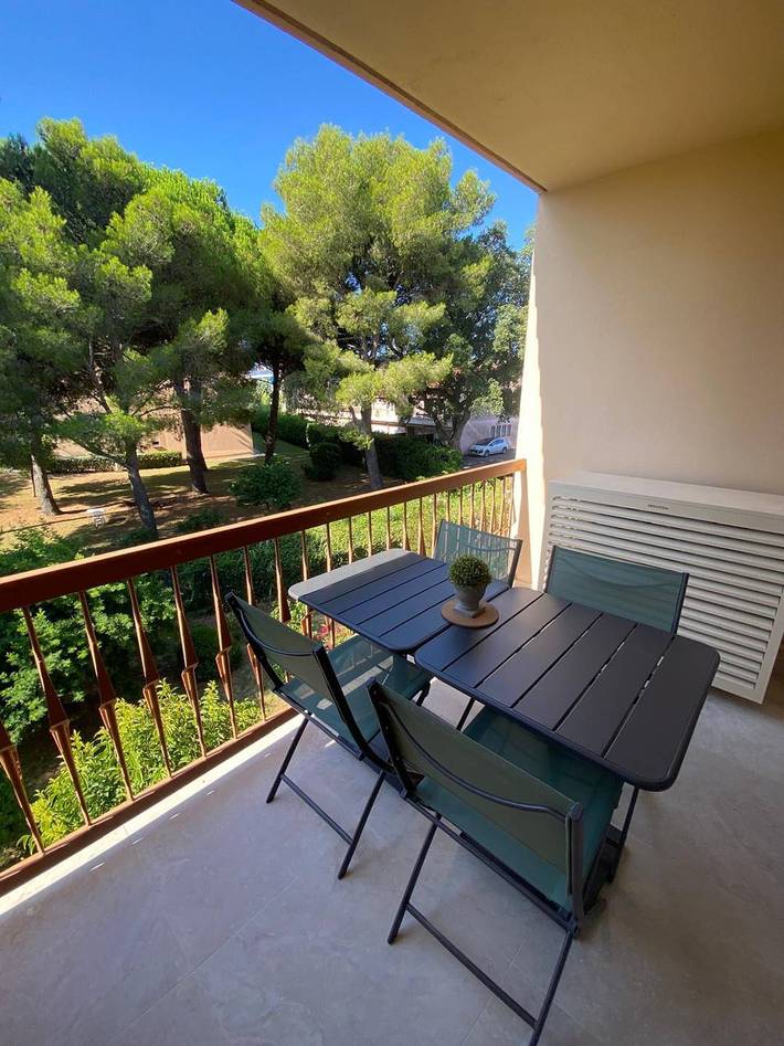 Gîte pour 4 personnes, avec terrasse dans Plage La Favière