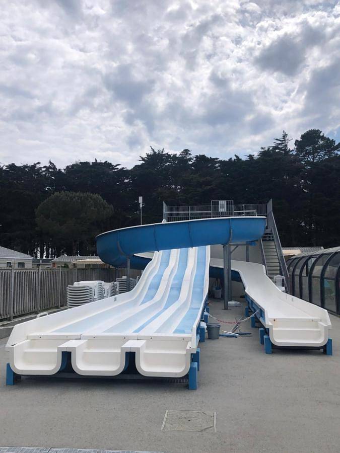 Camping pour 6 personnes, avec terrasse et piscine ainsi que jardin et vue à Quiberon - 4