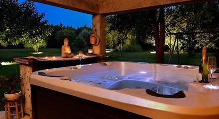 Maison de vacances pour 2 personnes, avec piscine ainsi que jardin et vue, animaux acceptés dans les Bouches-du-Rhône