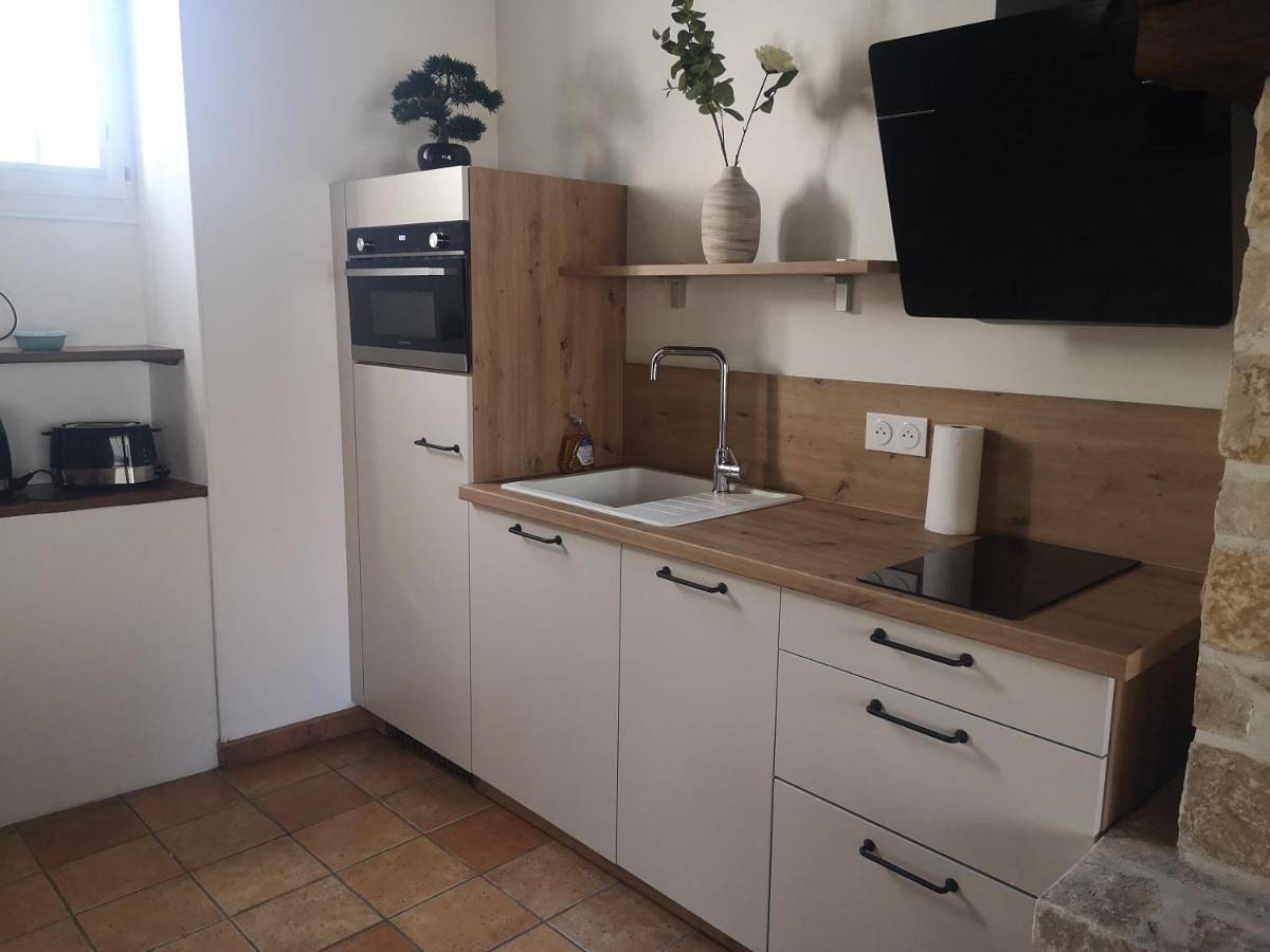 One-Bedroom House in Chéroy, Yonne