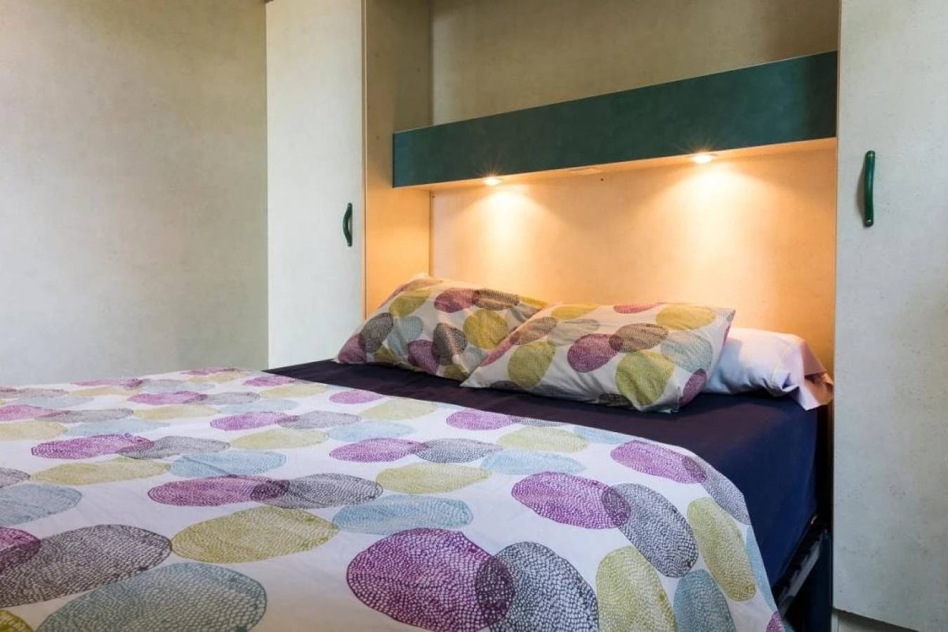 Zecamping 3 étoiles familial 200m plage piscine locatif Tv clim 28m2 in Calella, Costa del Maresme