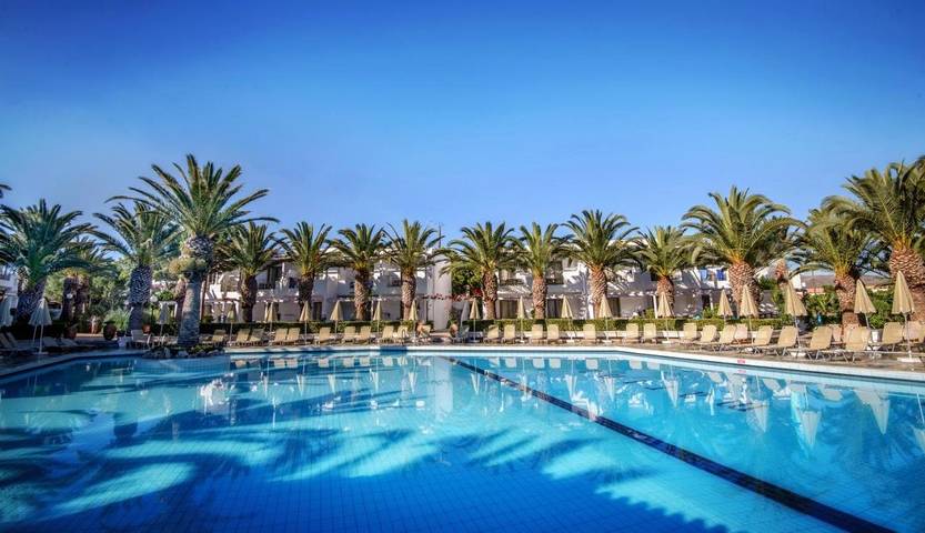 Bungalow para 3 personas, con piscina y piscina para niños además de sauna y jardín en Creta