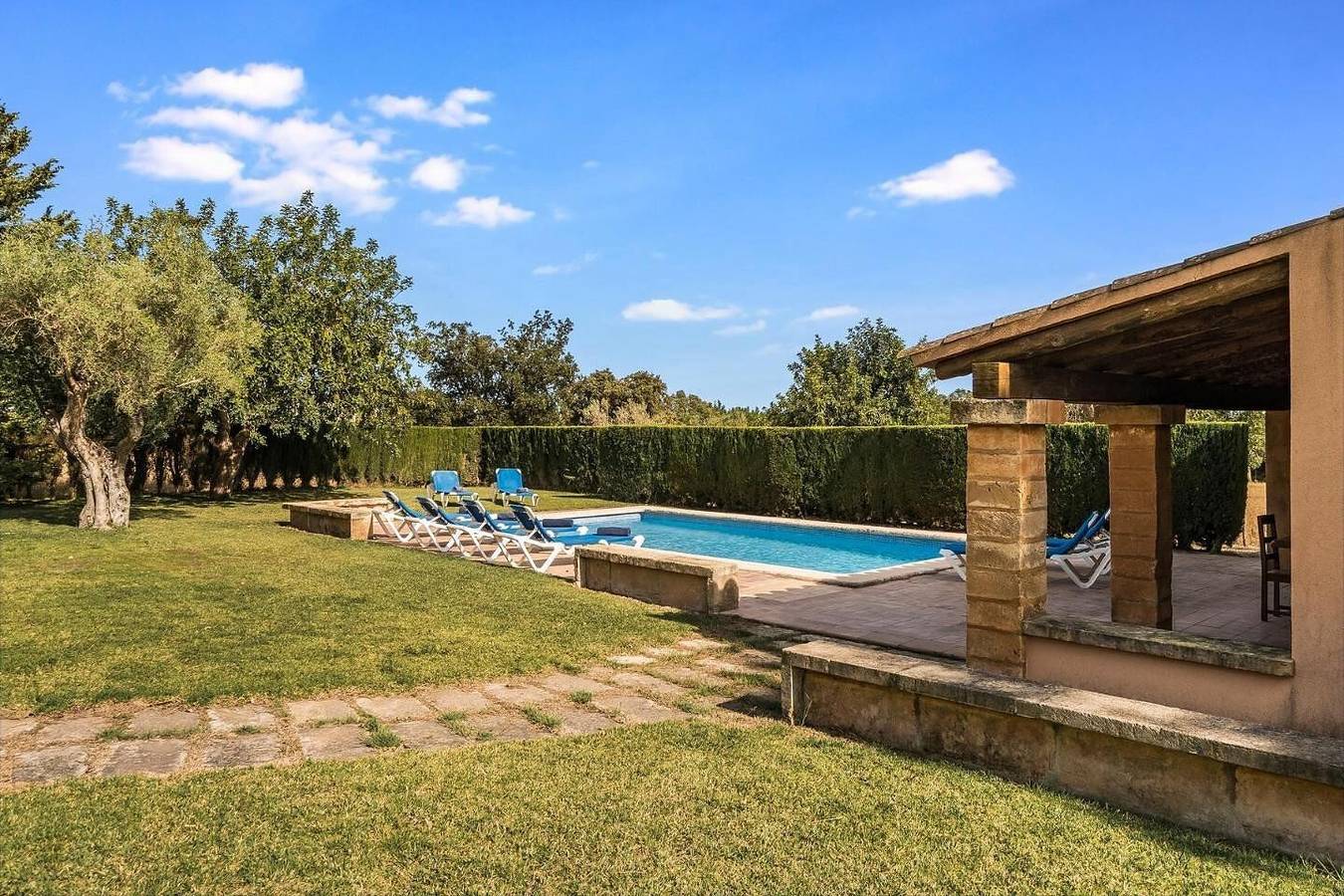 Vacation Home Finca Can Moleta with Garden, Pool, Wi-Fi & Terrace in Manacor, East Majorca