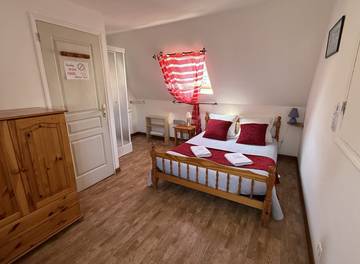 Chambre d’hôte pour 2 personnes, avec jacuzzi ainsi que jardin et sauna, animaux acceptés dans Parc naturel régional d'Armorique