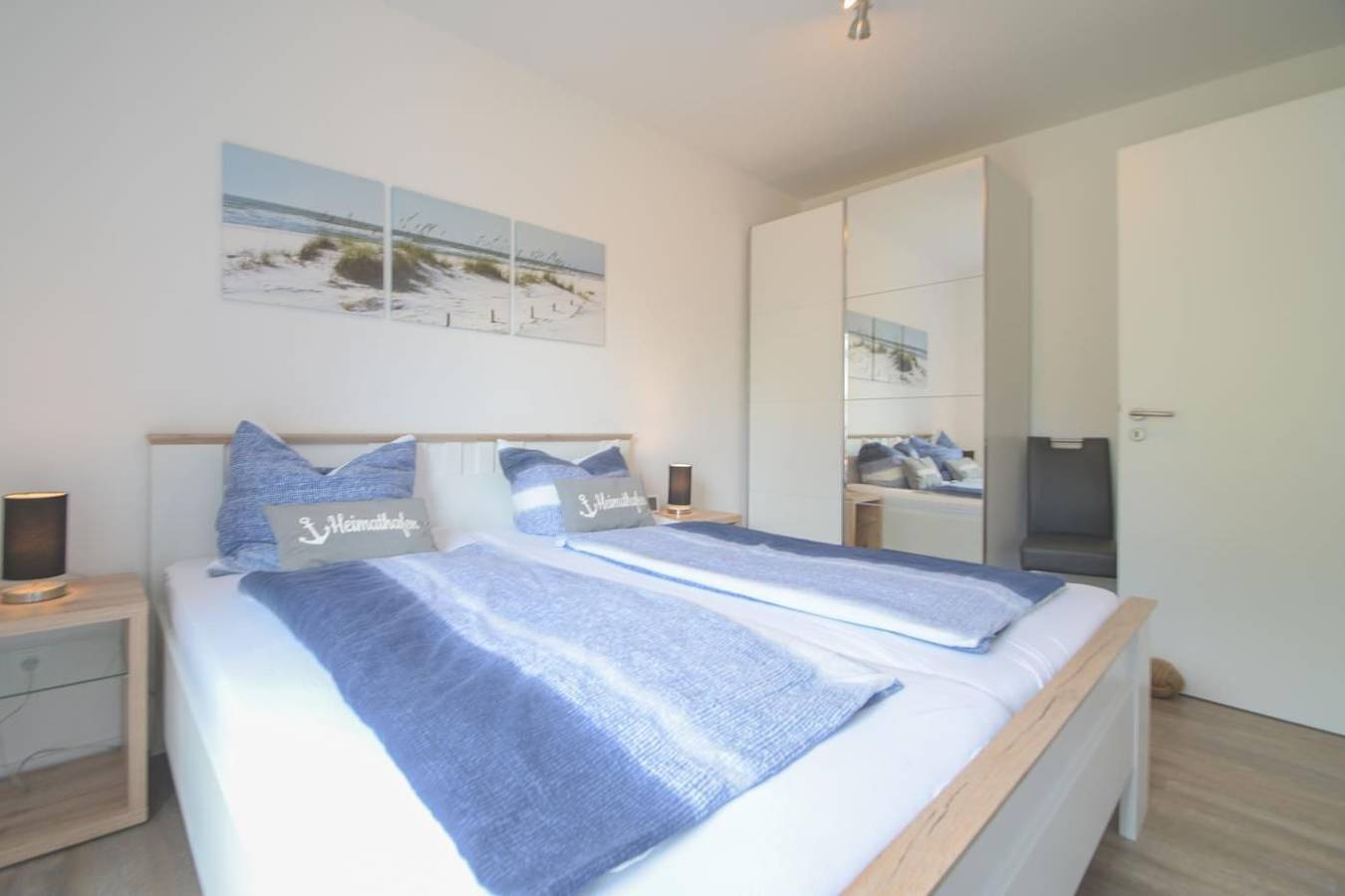 Entire apartment, Komfortables Ferienhaus Domizil Heimathafen-Norddeich mit Terrasse und Wlan in Norddeich, Norden and Surroundings