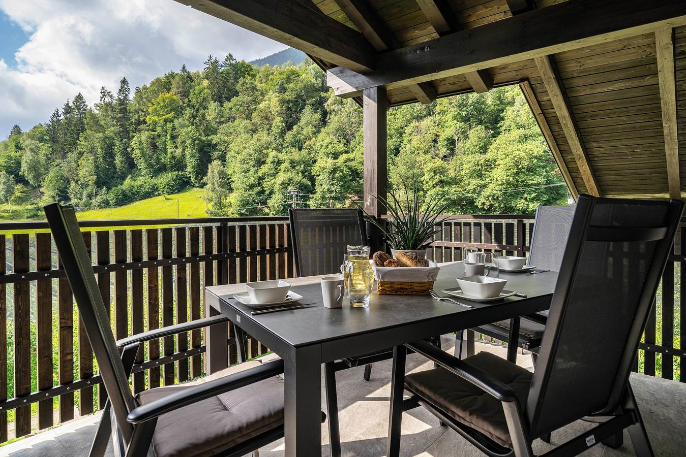 Ganze Wohnung, Ferienwohnung "Wiesgut Golden" mit Bergblick, Privat-Terrasse und Wlan in Tisens, Nonsberggruppe