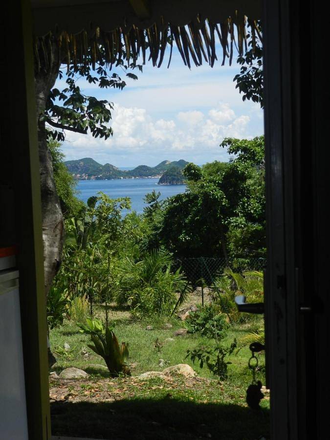 Location de vacances pour 2 personnes, avec vue et jardin à Terre-de-Bas - 2