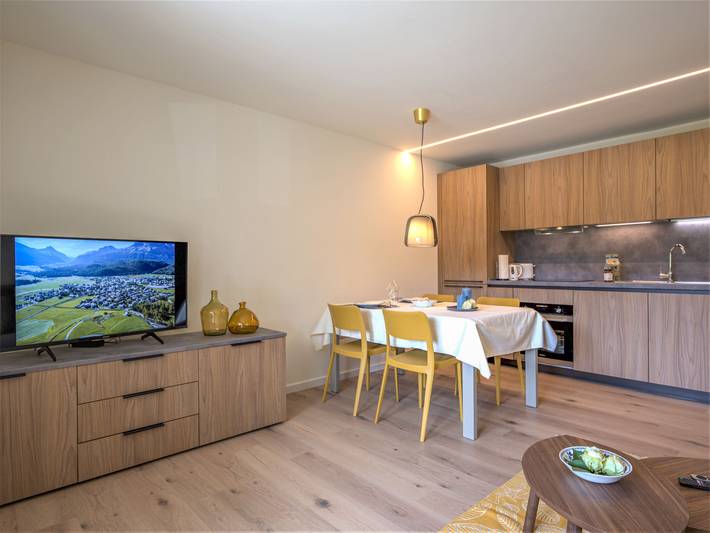 Ferienwohnung für 2 Personen, mit Balkon und Garten sowie Ausblick in Celerina